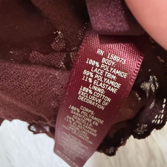 BNWT Women SKIMS Stretch Lace Dipped Thong in Oxblood Size Extra Large - Picture 5 of 8